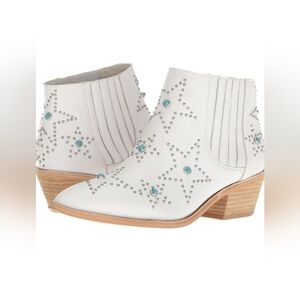 Chinese Laundry White Fayme Shanghai Leather Star Boots, Size 7.5, New In Box